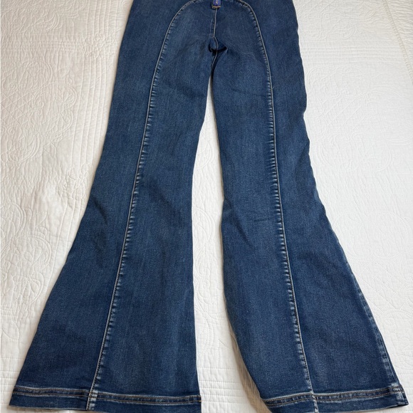 Urban Outfitters UO Chandler Fitted Denim Jumpsuit Women’s Medium Flared NWT - Picture 10 of 10